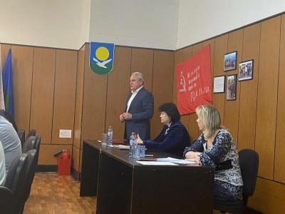 «Которые тут временные? Слазь! Кончилось ваше время»