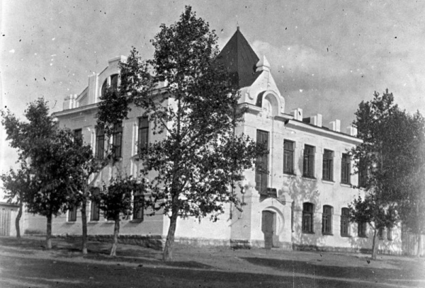 Под охраной уничтожения и беспредела: памятник архитектуры сносят