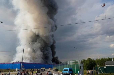 В Самарской области после атаки беспилотников вспыхнул склад Ozon и Новокуйбышевский НПЗ