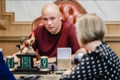Сбер стал кормушкой для семьи Прохорова, заявляет независимый депутат Евгений Зяблицев